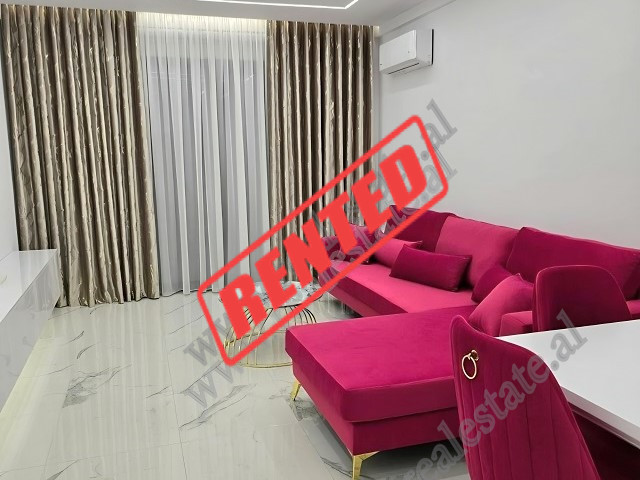 Apartament 1+1 me qira midis Residences Kodra e Diellit 1 dhe Kopshtit Botanik ne Tirane.
Poziciono